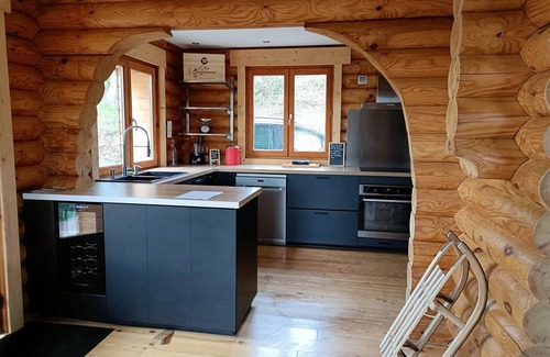 Monbahus Chalet De Esquí | Unique and atypical log cabin