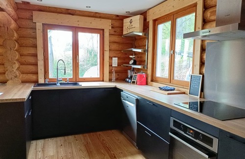 Monbahus Chalet De Esquí | Unique and atypical log cabin