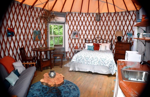 Rutherfordton Casa | Yurta BlueBird única y encantadora en Feathered Fox Farm