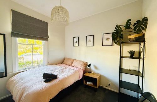 Wellington Casa | Unique and Cosy Cottage with a Sunny Garden