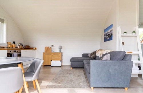 North Walsham Cabina | Unique and Luxurious Hideaway With Private hot tub