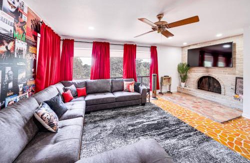 North San Antonio - SAT Casa | Unique and Stylish San Antonio Home with Deck!
