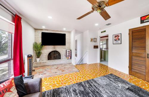 North San Antonio - SAT Casa | Unique and Stylish San Antonio Home with Deck!