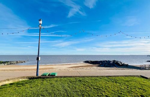 Felixstowe Apartamento | Unique Apartment with Stunning Views 2B