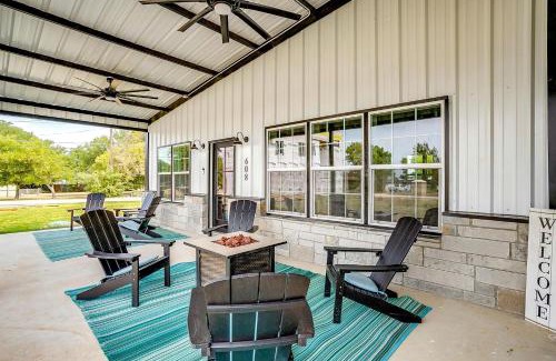 Lake Bridgeport Casa | Unique Barn by the Lake in Bridgeport, Texas