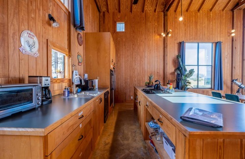 Johnson City Casa | Unique barn on a 60 acre ranch with stunning views