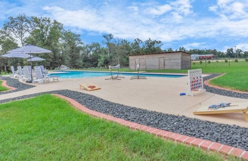 Cleveland Alquiler De RV | Unique Bubble + Gorgeous Pool on a Ranchette