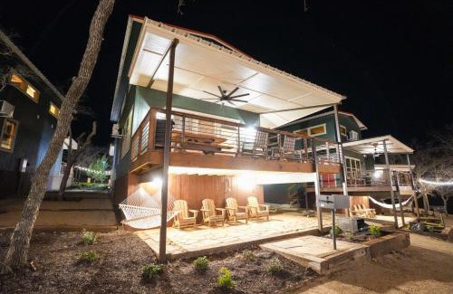 Bridgeport Casa | Unique Cabin Sauna Hot Tub FirePit Games