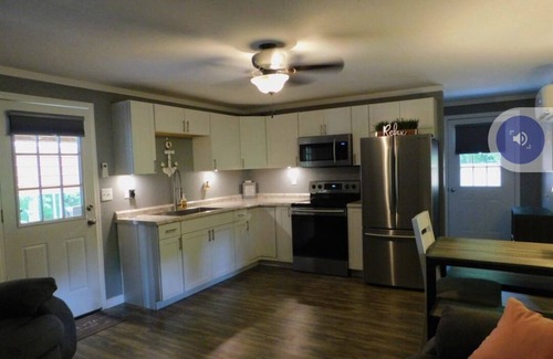 Gilbertsville Cabina | Unique, Cabin Style Cottage, Nestled in the Woods by Kentucky Lake.