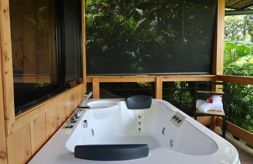 Monterrey Cabina | Unique cabin with forest views and Jacuzzi, near La Fortuna