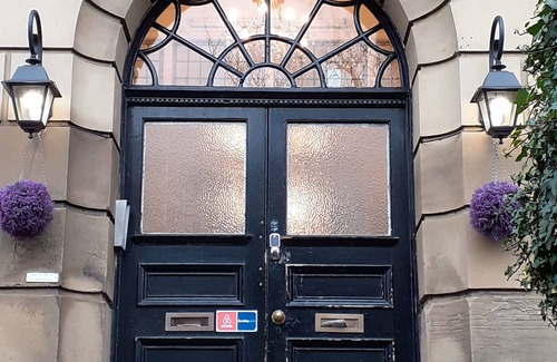 Mexborough Apartamento | Unique Carnegie Library Apartment