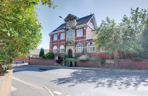 Mexborough Apartamento | Unique Carnegie Library Apartment