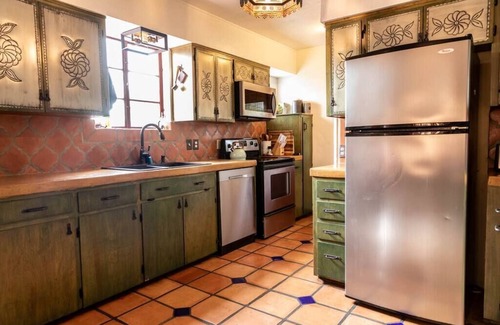 Blenman-Elm Casa | Unique Casa w/ Private Pool | Near UofA & Shopping
