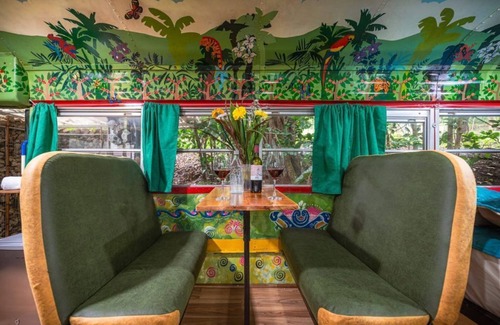 Concepción Casa | UNIQUE COLOURFUL BUS NEAR AIRPORT COSTA RICA