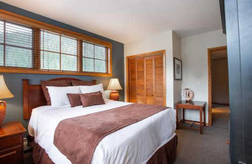 Winter Park Apartamento | Unique & Comfortable Zephyr Mountain Lodge Condo with Slope and Continental Divide View condo