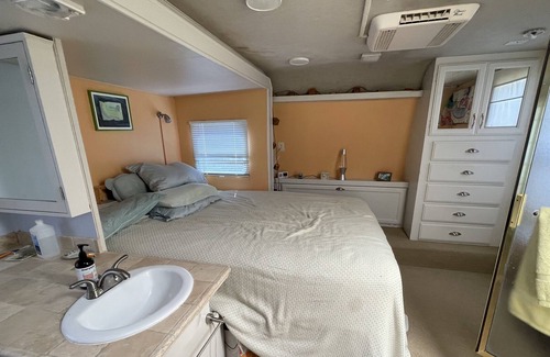 Pipe Creek Casa | Unique Country Camper, Spacious, Bright, Charming!