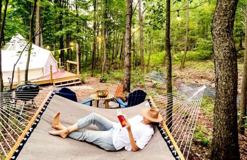 Roxbury Otro | Unique Cozy Bell Tent with Wooden Deck in New York