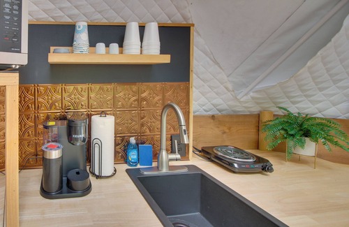 Sparta Apartamento | Unique Dome Home w/Deck in Smoky Mountains