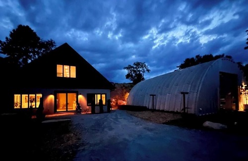 Alexander Cabaña | Unique, earth sheltered country home with quonset hut access. Quiet! Pets!