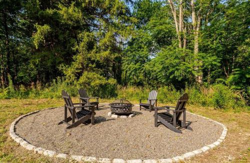 Claverack-Red Mills Casa | Unique Fully Restored Landmark Barn in Hudson