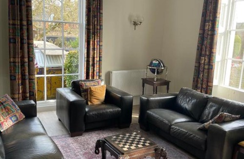 Norwich Apartamento | Unique Georgian Splendour at The Old Ballroom sleeps 2 with sofabed 4 add The Studio at extra cost to sleep 2 more