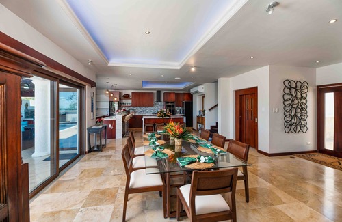 Pristine Bay Casa | Unique Golf Retreat: Pool ~ Hot Tub ~ Scenic Views