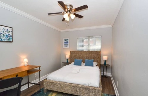 Virginia Park Apartamento | Unique & Green 2BR with Parking by Tampa's Virginia Park
