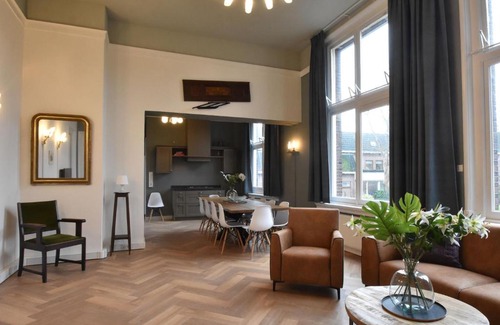 Enkhuizen Casa | Unique group accommodation for up to 32 people in the centre of Enkhuizen