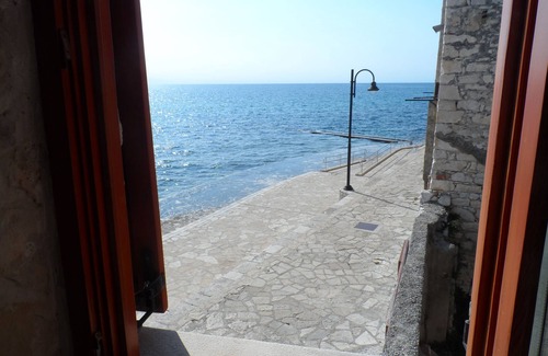 Umag Casa | ¡TORRE DE PIEDRA histórica única DIRECTAMENTE POR EL MAR! cuidadosamente restaurado