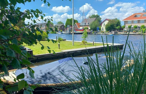 Municipality of Aalsmeer Casa | Unique holiday home at the water near Amsterdam with boat for rent