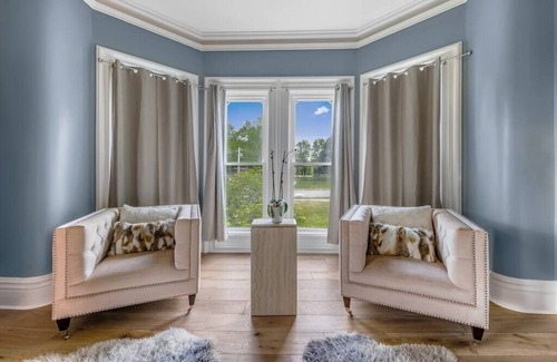 Penfield Casa | ~ Unique Home - Large Pool - 3 Acre Front Yard ~