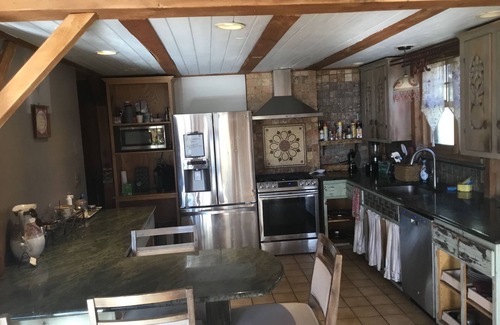 Essex Junction Casa | Unique home on 18 hole golf course near Burlington