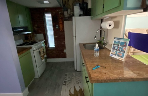 Bowens Addition Alquiler De Eote | Casa flotante única en lote seco Escapada romántica perfecta o ideal para familias