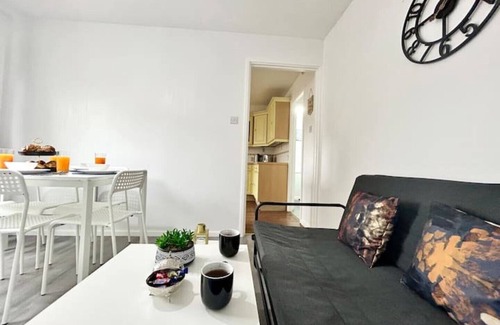 Great Houghton Casa | Unique Indian Inspired Townhouse Sleeps 11 In Northampton