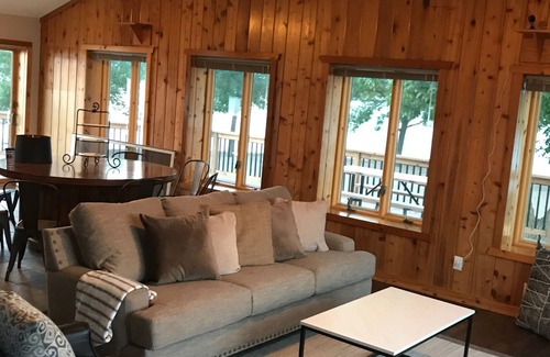 Prior Lake Casa | Unique Island Getaway On Prior Lake!