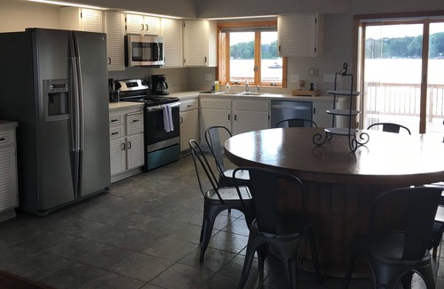 Prior Lake Casa | Unique Island Getaway On Prior Lake!