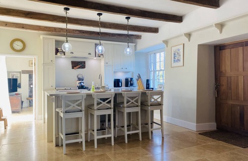 St. Mawes Casa | Unique Jacobean Farmhouse, pet friendly in St Mawesn