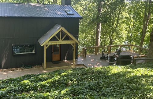 Gainesville Cabaña | Unique Lake Lanier Cottage ~ ¡En aguas súper profundas cerca de las montañas del norte de GA!