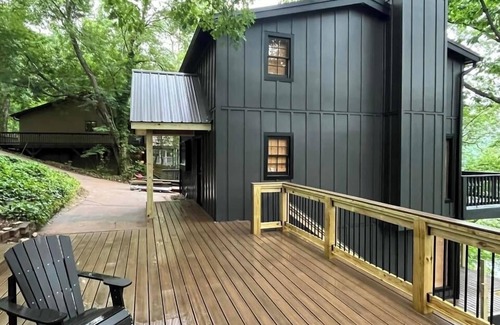 Gainesville Cabaña | Unique Lake Lanier Cottage ~ ¡En aguas súper profundas cerca de las montañas del norte de GA!
