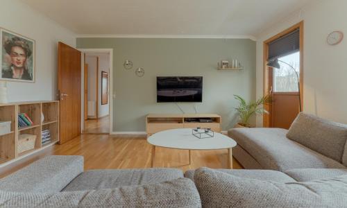 Hoyvik Villa | Unique Location - Bodanes - Hoydalar - 6 BR Villa