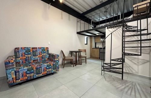 Gustavo A. Madero Apartamento | Loft Único en Ex Fábrica: Historia y Estilo