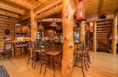 Johnsonville Cabina | Unique Log Cabin, Riverfront, minutes to Saratoga