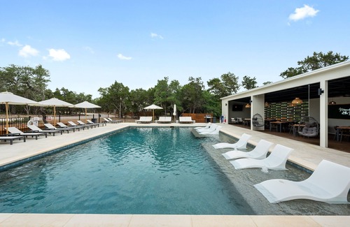Wimberley Cabina | Unique, Luxurious XL Geodome at The Cedars Ranch