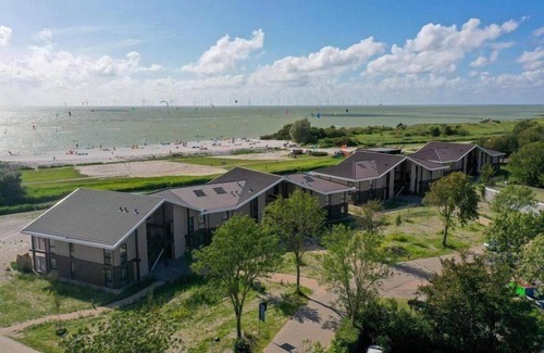 Workum Apartamento | Unique & luxury accommodation in Friesland overlooking the IJsselmeer.