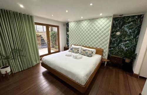 Harrow Road Apartamento | Unique Luxury Home in the heart of London. Air conditioned with private garden