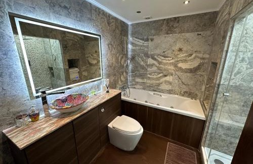 Harrow Road Apartamento | Unique Luxury Home in the heart of London. Air conditioned with private garden