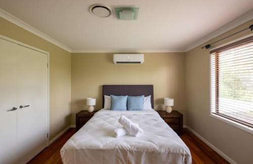Stretton Casa | Unique Modern 4BR House for Your Getaway Stretton