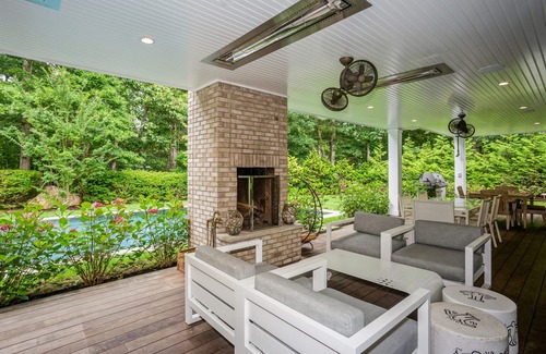 Sag Harbor Casa | Unique Modern Barn House in Sag Harbor