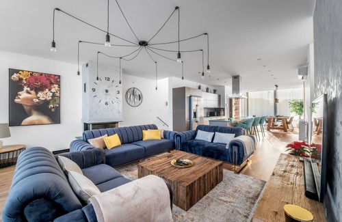 Boranovice Casa | Unique modern House with swimming pool and elevator