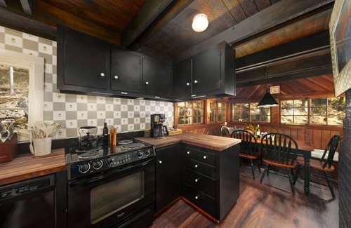 Aspen Brook Casa | Unique mountain cabin|King bed|Fireplace